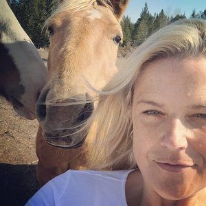 Meet your Posher, Connie